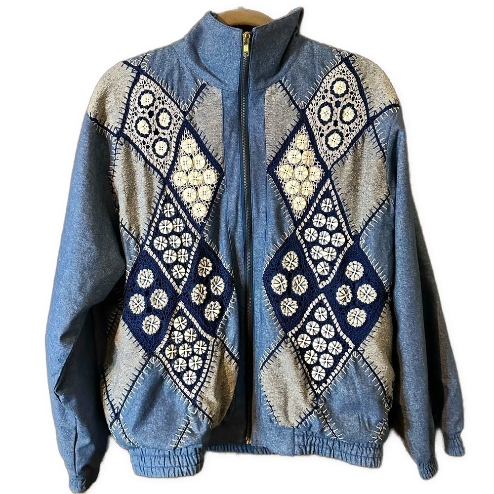 Vintage Great Cavalier by St. John Boho Polyester Lined Silk Jacket Size Medium.